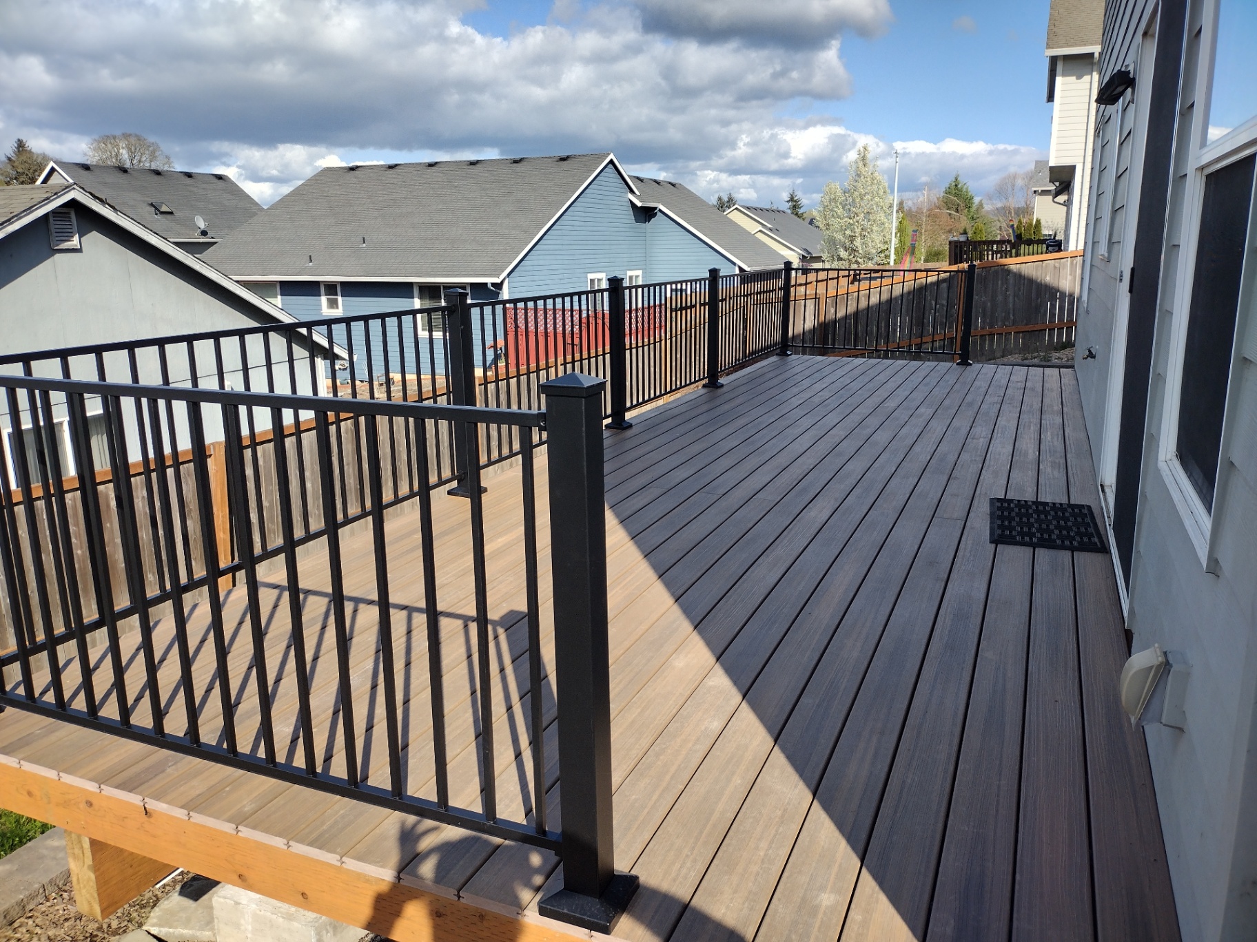 Composite Deck & Aluminum Rail
